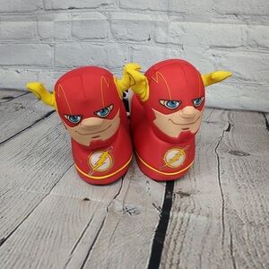 DC Flash Slippers NWT Boys Size Size 5-6 Red Light Up Slip On